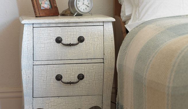 mueble pintado con la técnica del craquelado